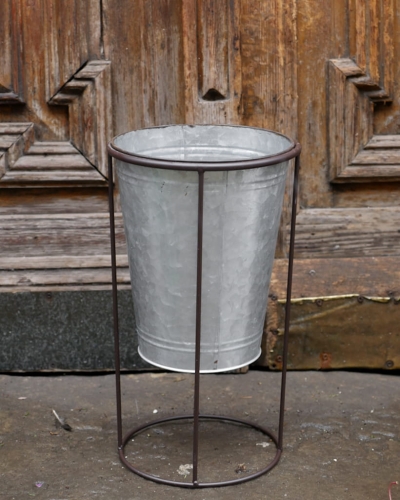 Stojak z doniczką okrągły M_1.jpg