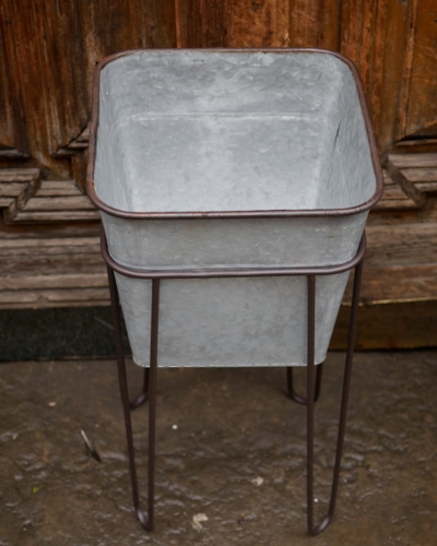 Stojak z doniczką kwadratowy L_2.jpg